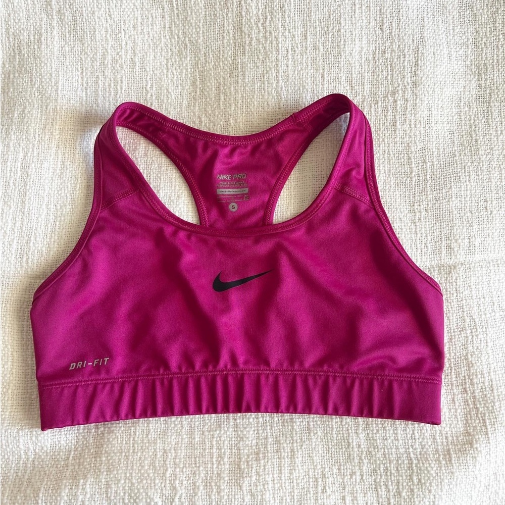 Magenta Nike pro sports bra